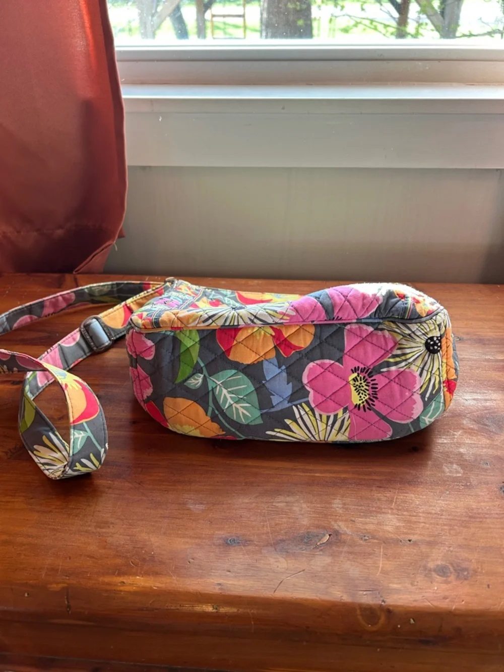 VERA BRADLEY Jazzy Blooms Quilted Tote Purse - Picture 8 of 9